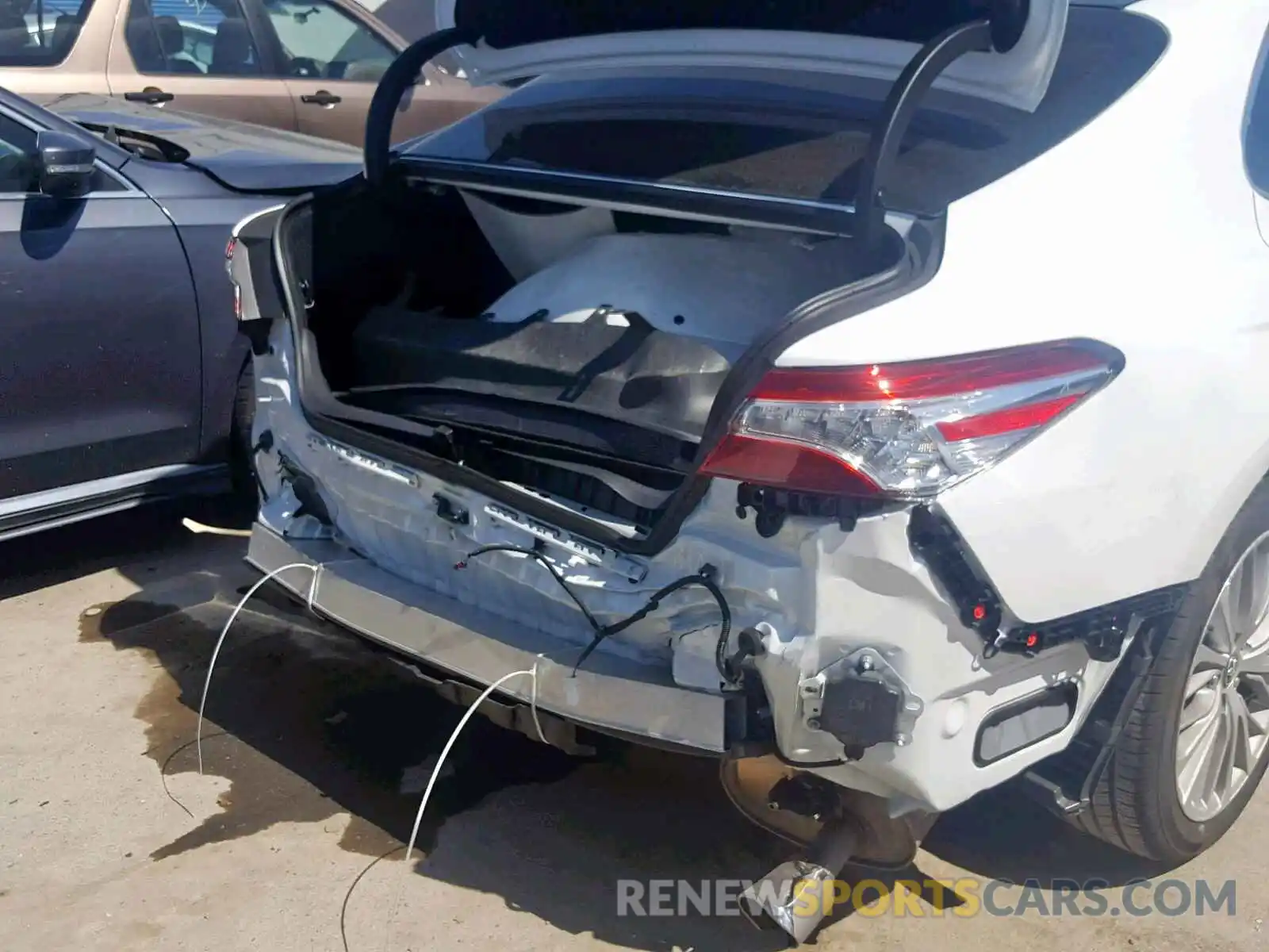 9 Photograph of a damaged car 4T1B11HK0KU756615 TOYOTA CAMRY 2019