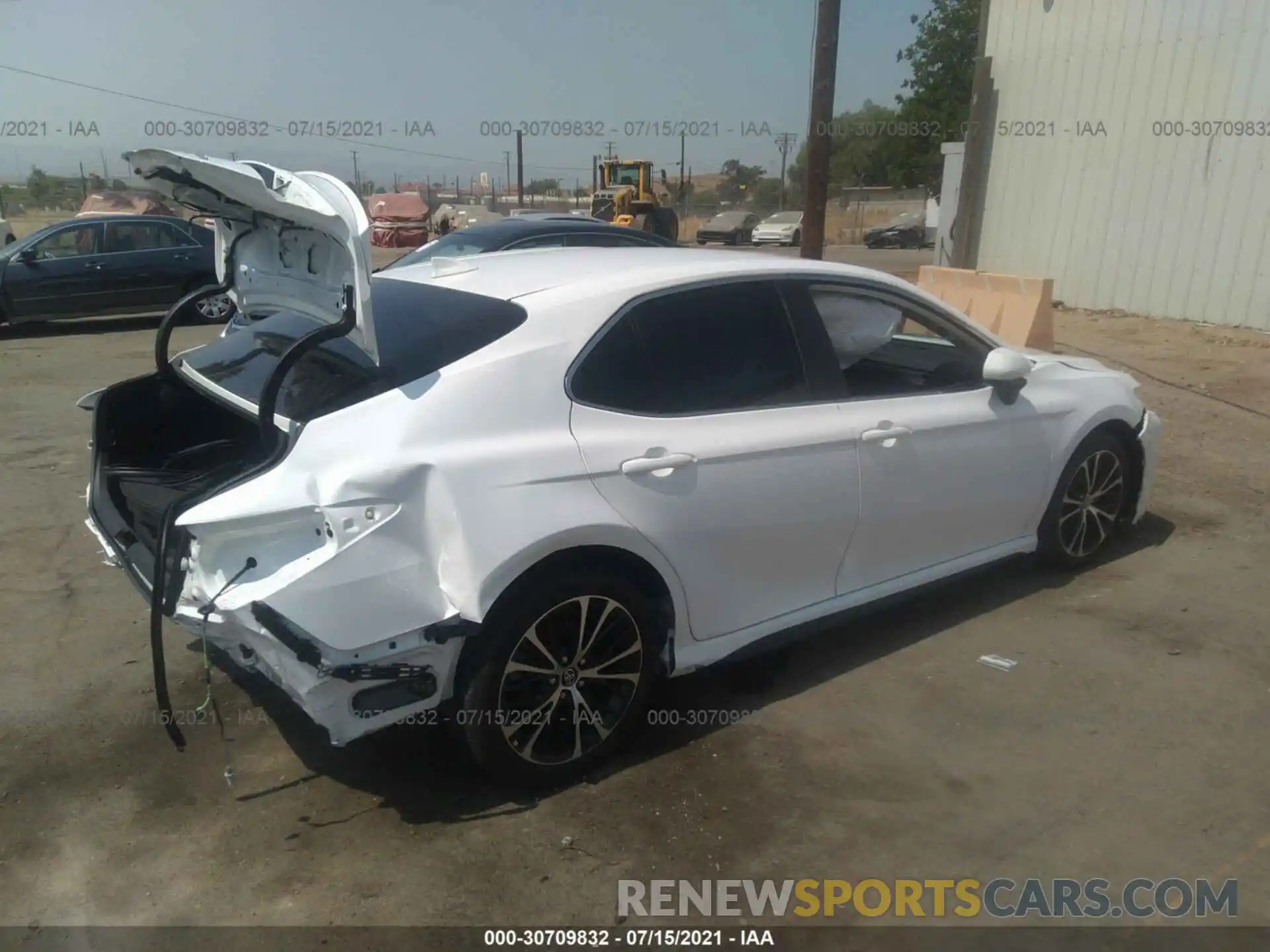 4 Photograph of a damaged car 4T1B11HK0KU757229 TOYOTA CAMRY 2019