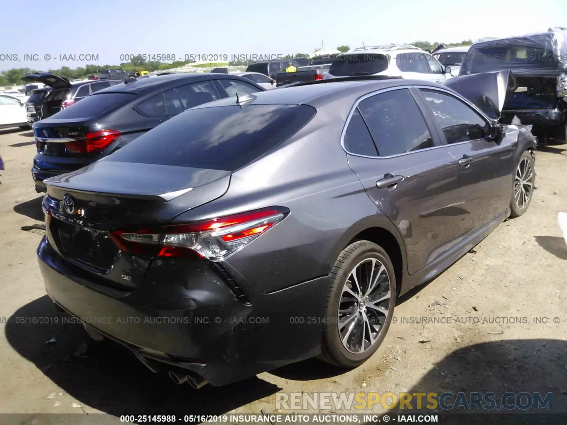 4 Фотография поврежденного автомобиля 4T1B11HK0KU759319 TOYOTA CAMRY 2019