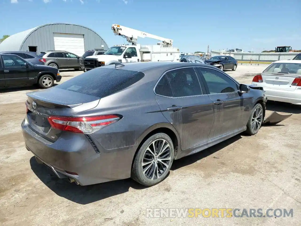 4 Photograph of a damaged car 4T1B11HK0KU760793 TOYOTA CAMRY 2019