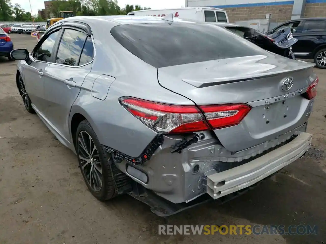 3 Photograph of a damaged car 4T1B11HK0KU761040 TOYOTA CAMRY 2019