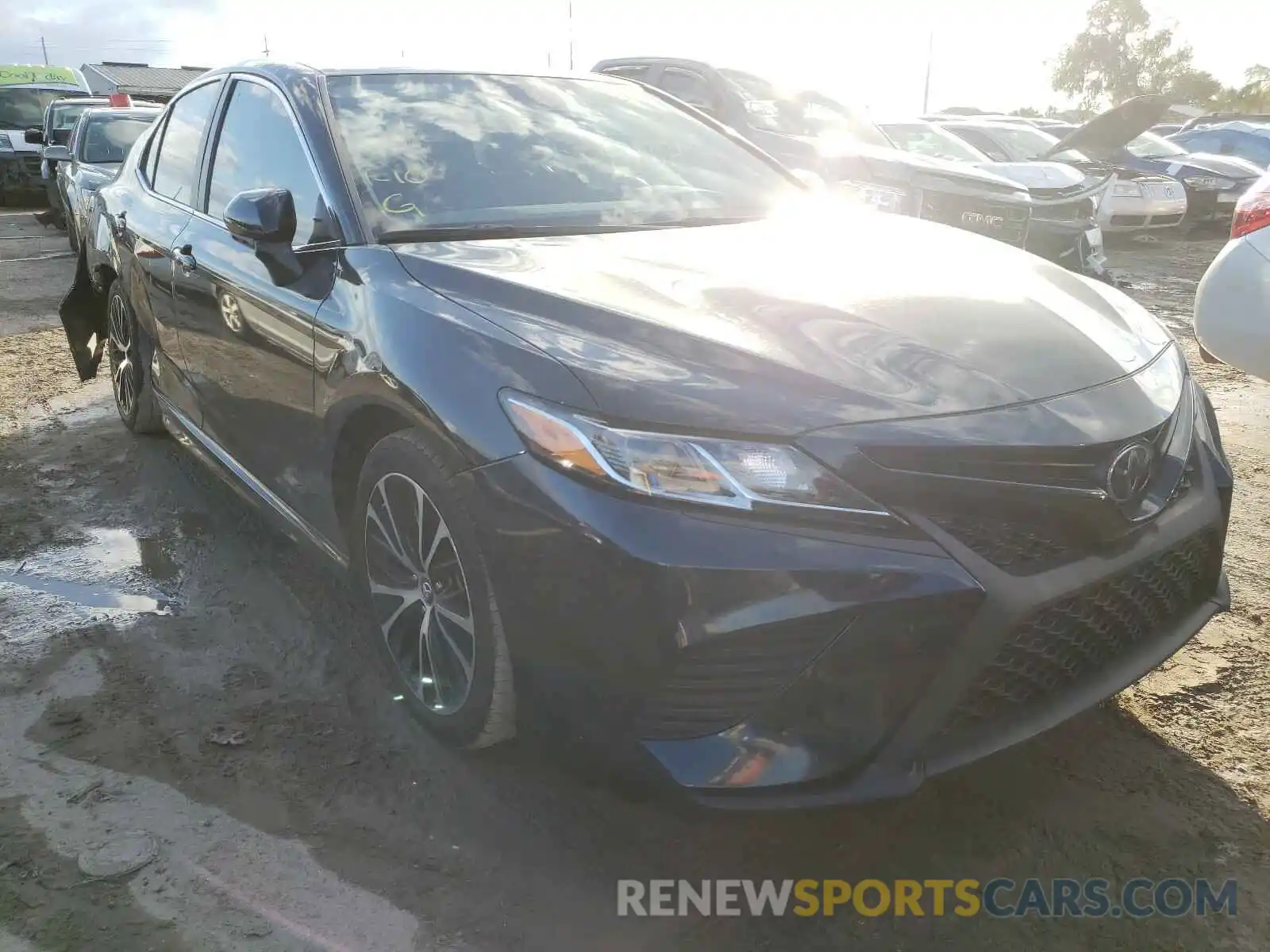 1 Photograph of a damaged car 4T1B11HK0KU761233 TOYOTA CAMRY 2019