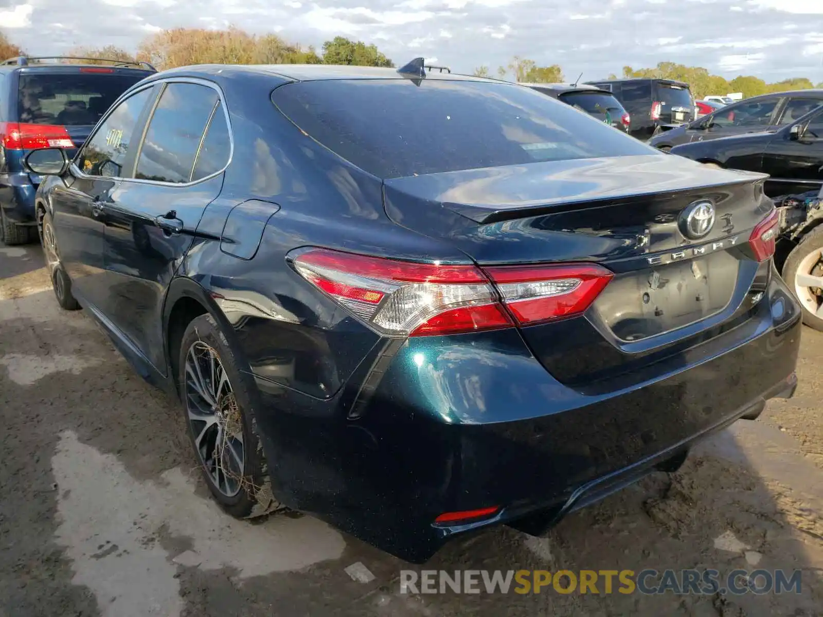 3 Photograph of a damaged car 4T1B11HK0KU761233 TOYOTA CAMRY 2019