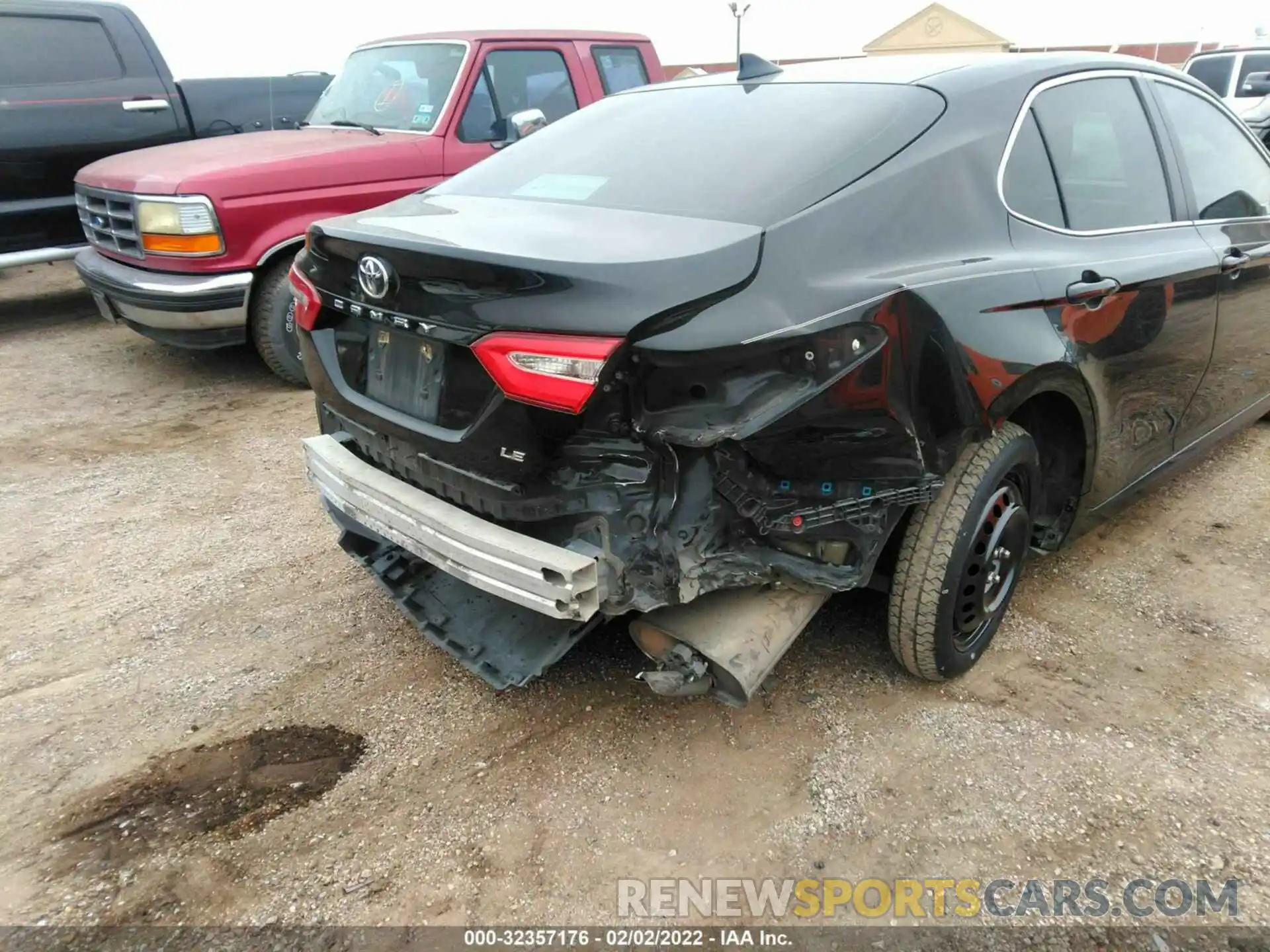 6 Photograph of a damaged car 4T1B11HK0KU762530 TOYOTA CAMRY 2019