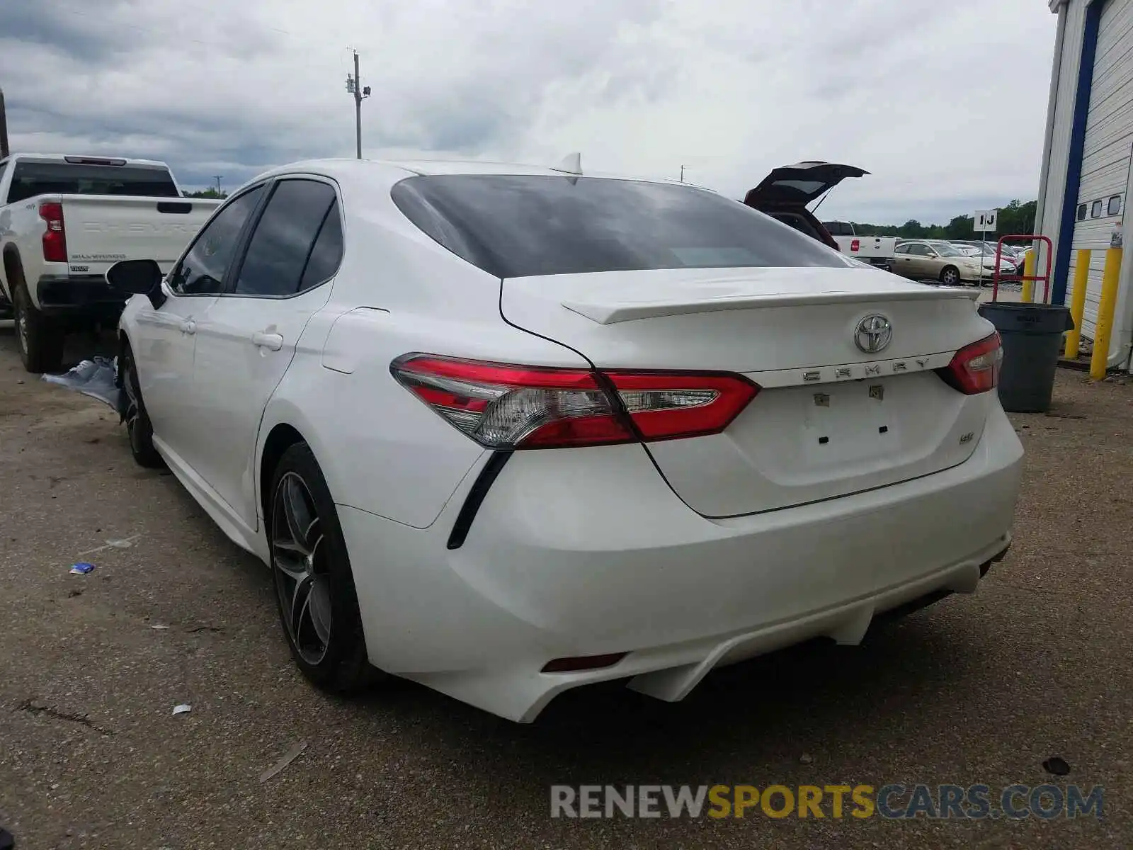 3 Photograph of a damaged car 4T1B11HK0KU763967 TOYOTA CAMRY 2019