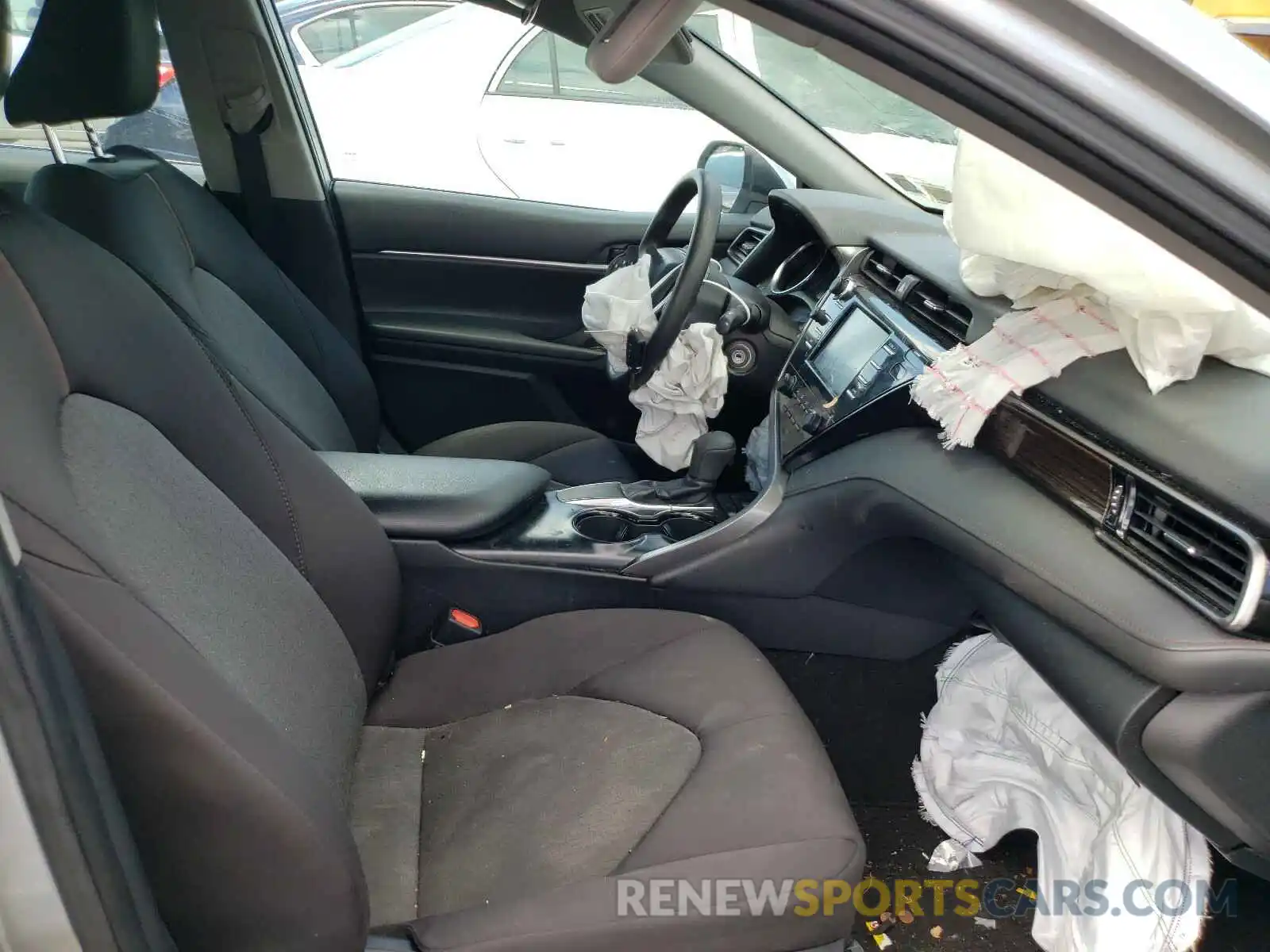 5 Photograph of a damaged car 4T1B11HK0KU768828 TOYOTA CAMRY 2019