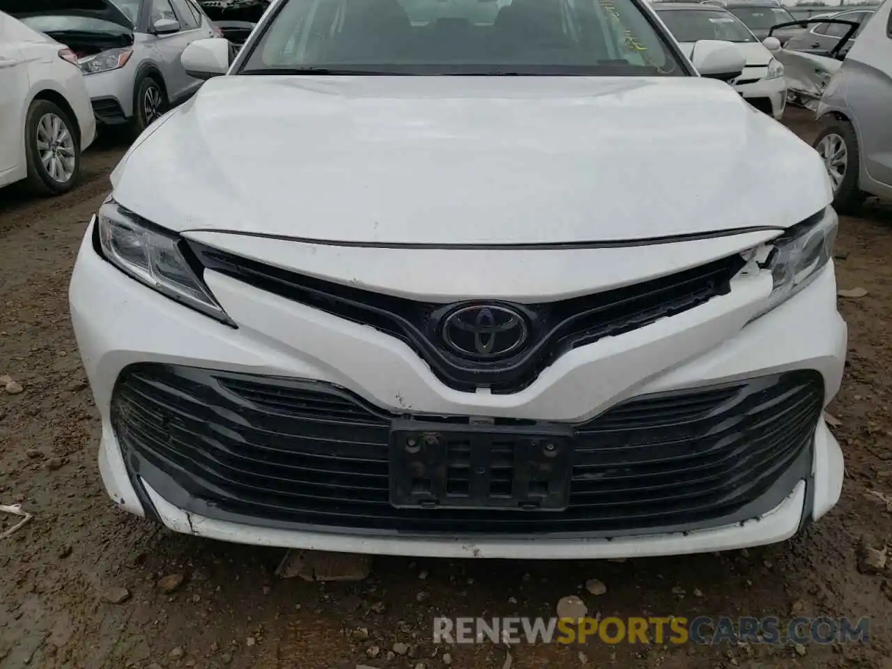 9 Photograph of a damaged car 4T1B11HK0KU770675 TOYOTA CAMRY 2019