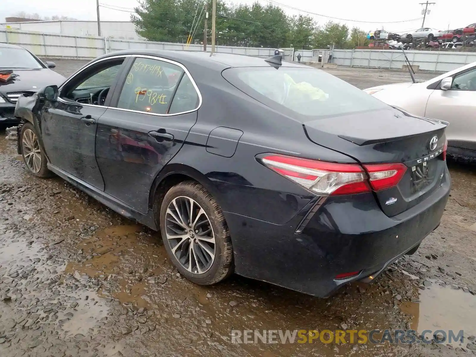 3 Photograph of a damaged car 4T1B11HK0KU770787 TOYOTA CAMRY 2019