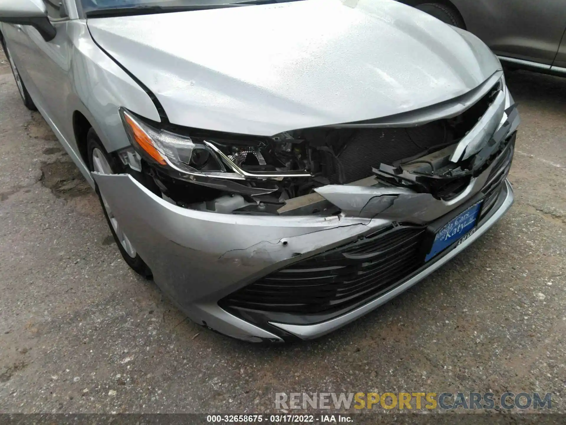 6 Photograph of a damaged car 4T1B11HK0KU772023 TOYOTA CAMRY 2019