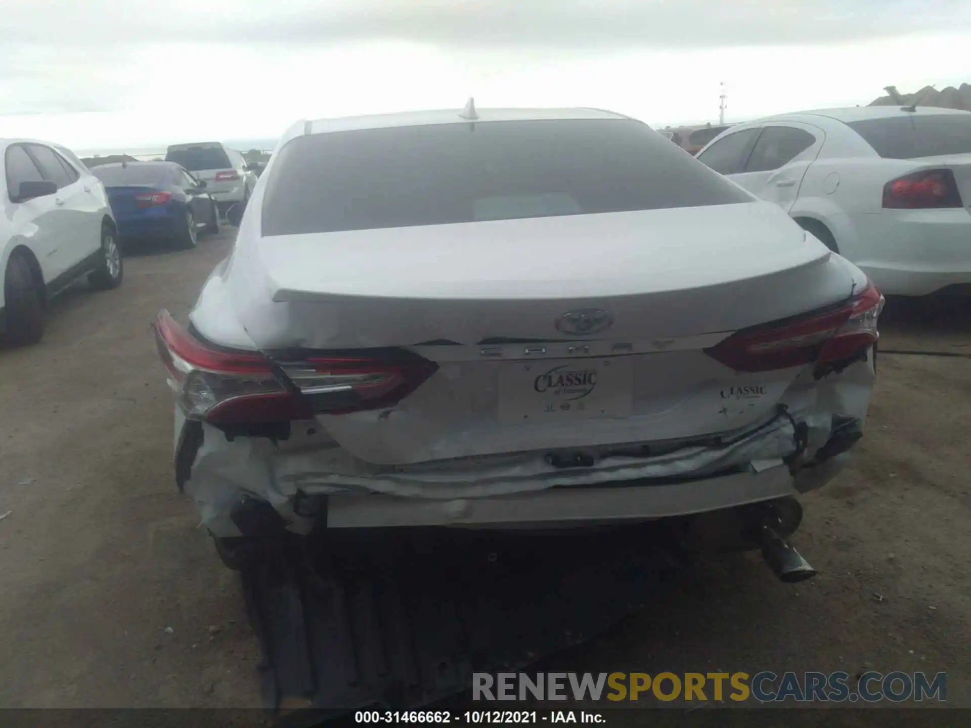 6 Photograph of a damaged car 4T1B11HK0KU772121 TOYOTA CAMRY 2019