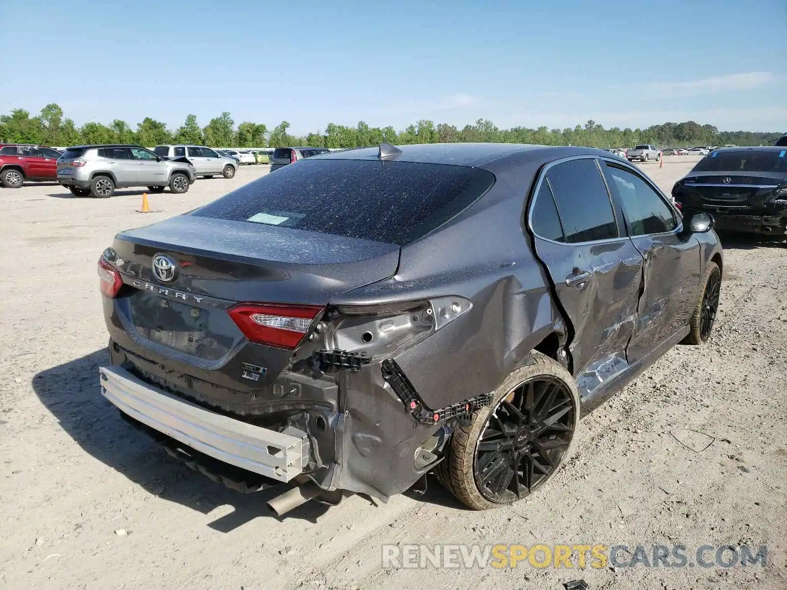 9 Photograph of a damaged car 4T1B11HK0KU772751 TOYOTA CAMRY 2019