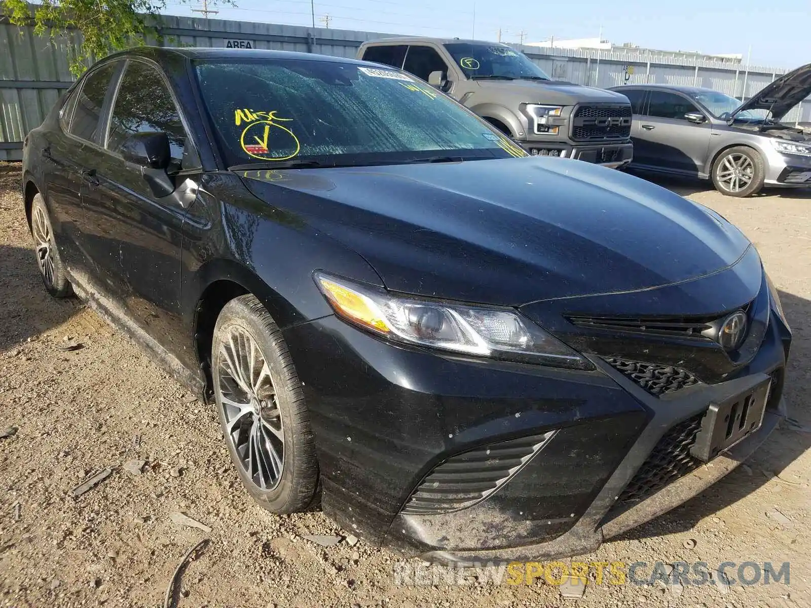 1 Photograph of a damaged car 4T1B11HK0KU774211 TOYOTA CAMRY 2019