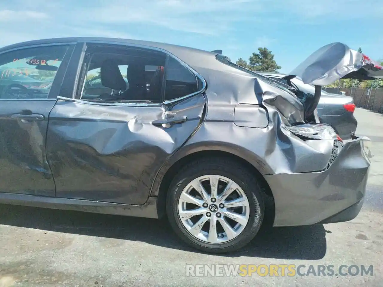 9 Photograph of a damaged car 4T1B11HK0KU775116 TOYOTA CAMRY 2019