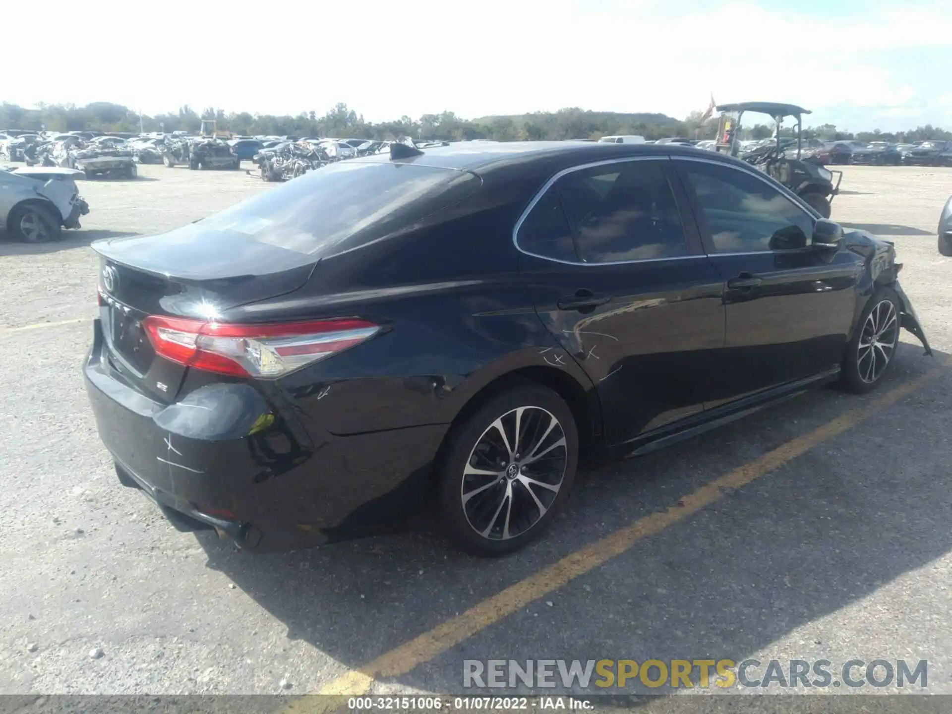 4 Photograph of a damaged car 4T1B11HK0KU775746 TOYOTA CAMRY 2019