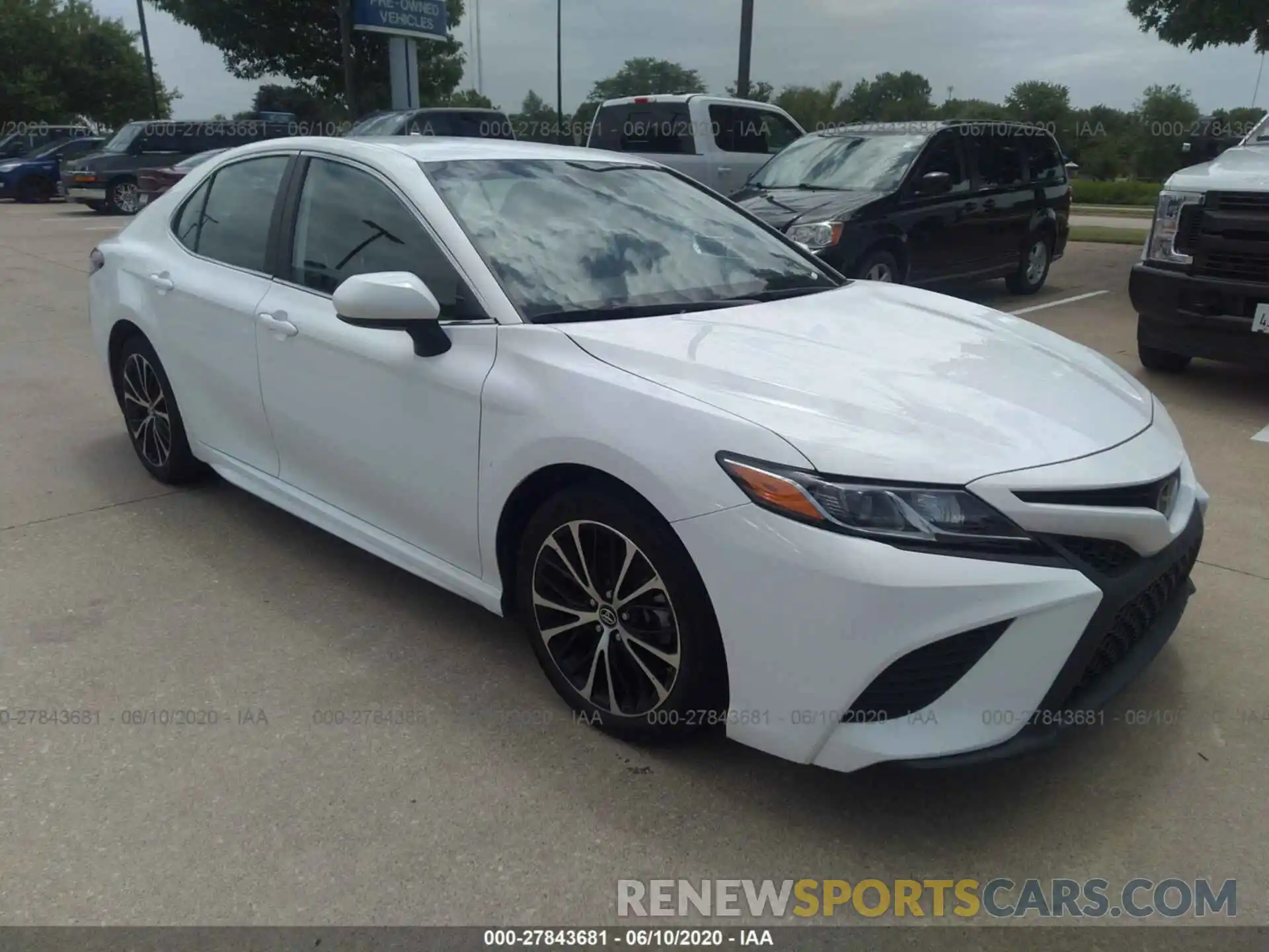 1 Photograph of a damaged car 4T1B11HK0KU776217 TOYOTA CAMRY 2019