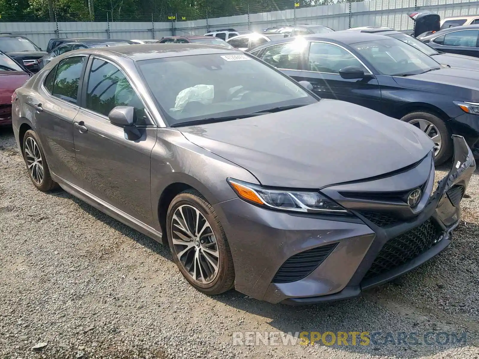 1 Photograph of a damaged car 4T1B11HK0KU776377 TOYOTA CAMRY 2019