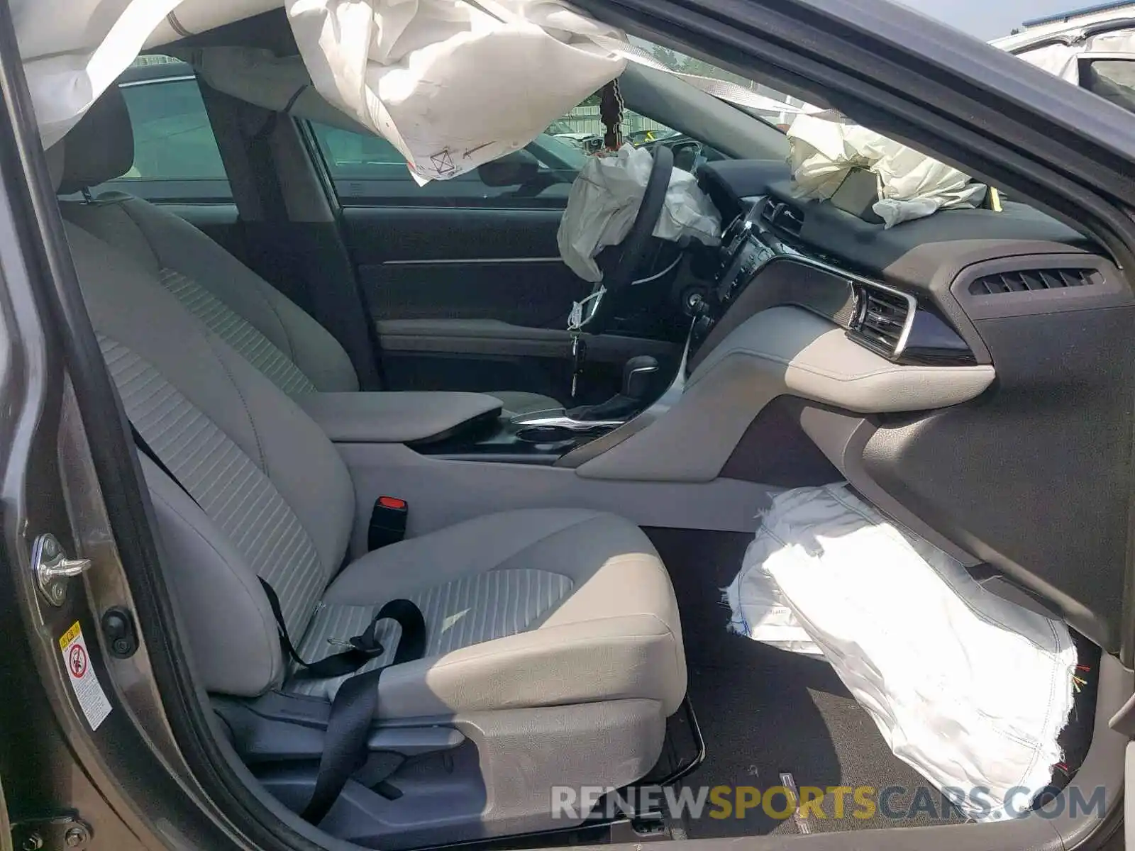 5 Photograph of a damaged car 4T1B11HK0KU776377 TOYOTA CAMRY 2019