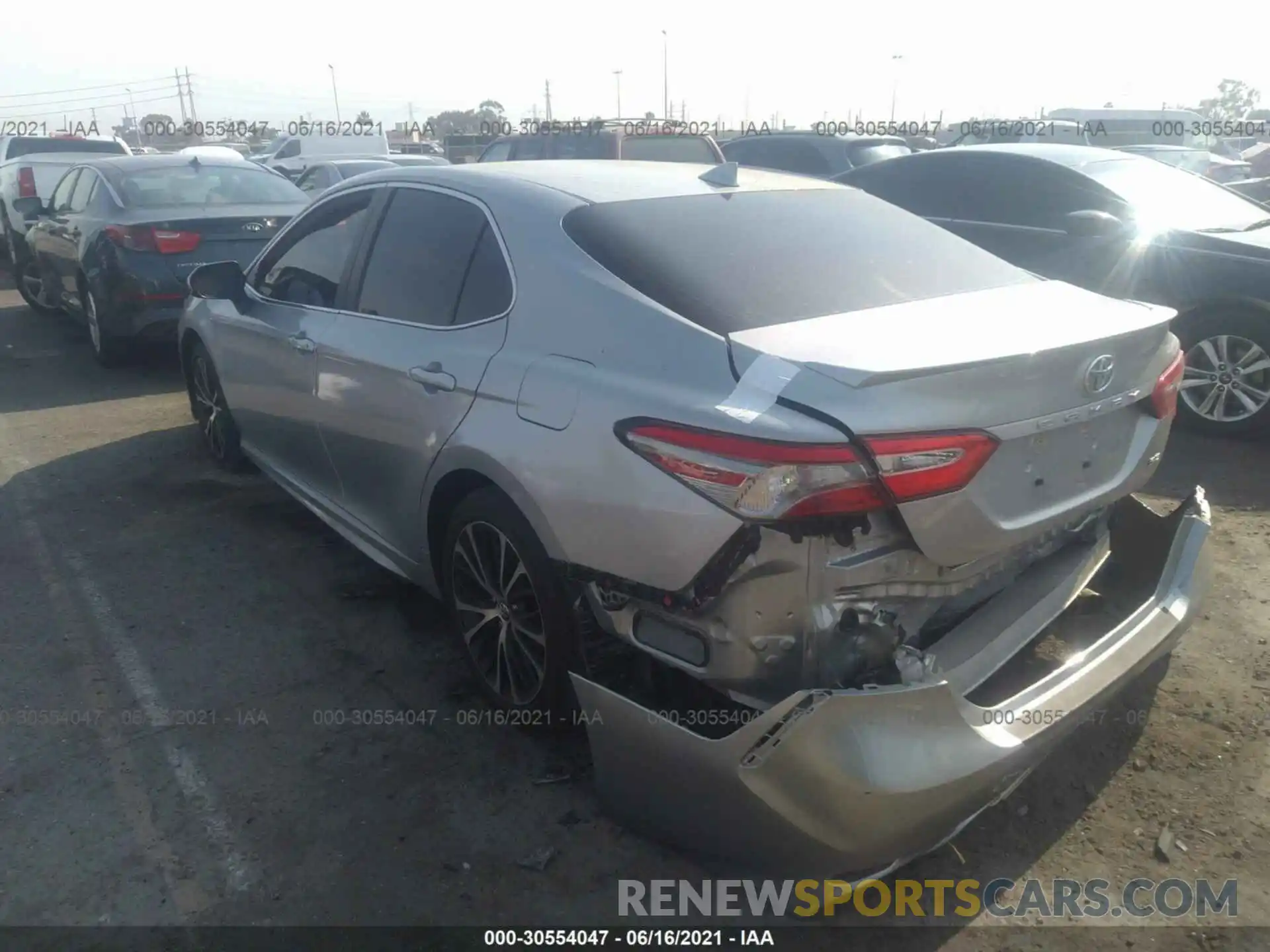 3 Photograph of a damaged car 4T1B11HK0KU777965 TOYOTA CAMRY 2019