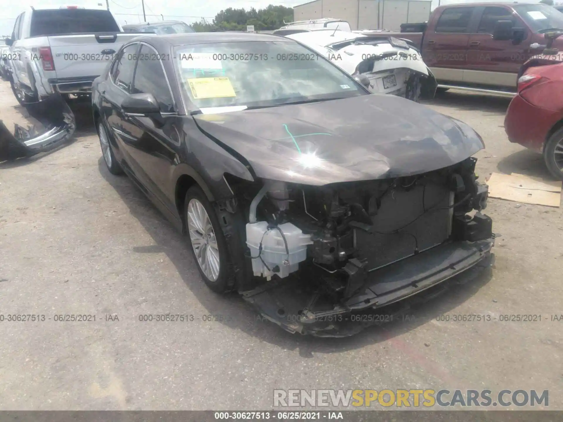 1 Photograph of a damaged car 4T1B11HK0KU779165 TOYOTA CAMRY 2019