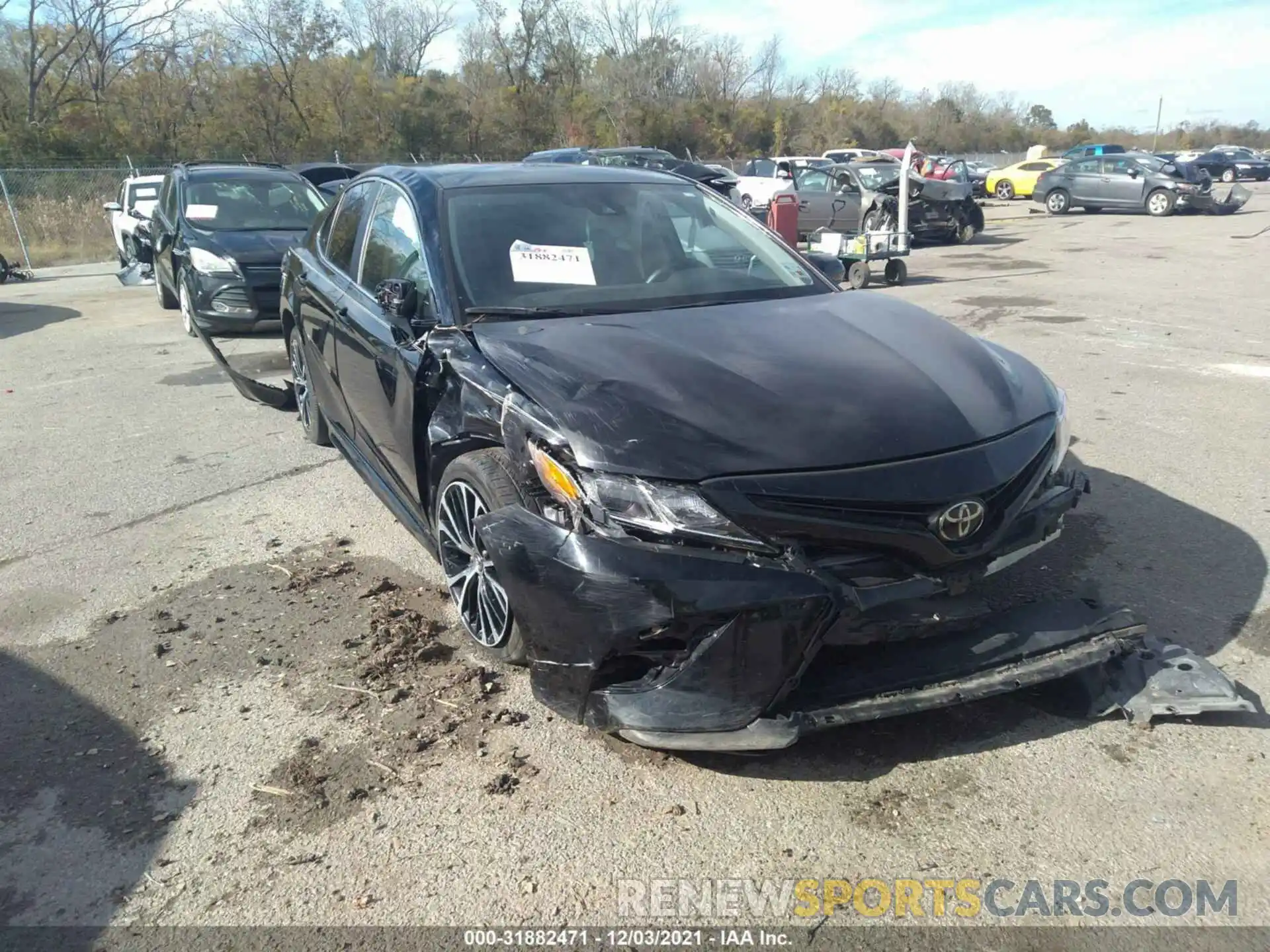 1 Photograph of a damaged car 4T1B11HK0KU779571 TOYOTA CAMRY 2019