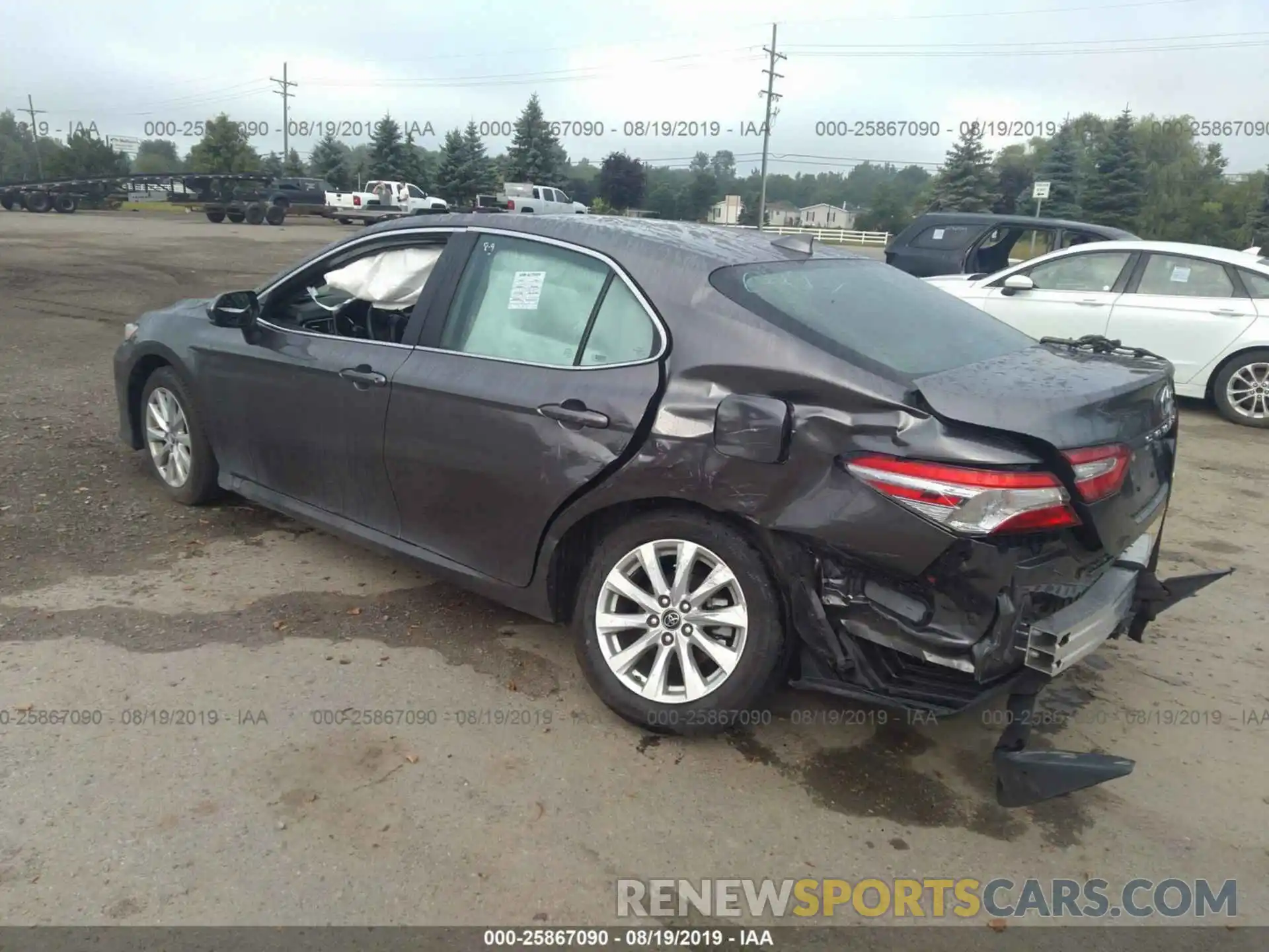 3 Photograph of a damaged car 4T1B11HK0KU780297 TOYOTA CAMRY 2019