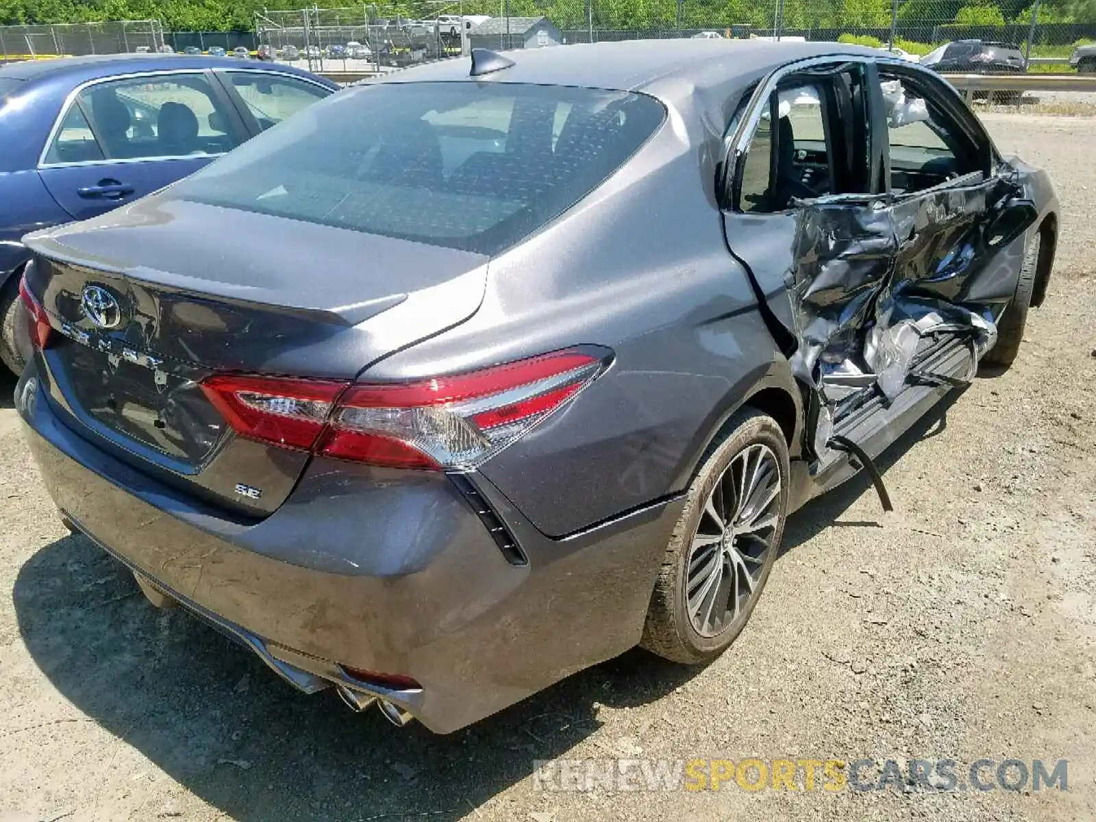 4 Фотография поврежденного автомобиля 4T1B11HK0KU780655 TOYOTA CAMRY 2019