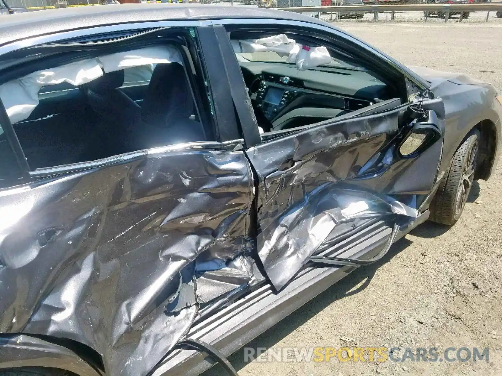 9 Photograph of a damaged car 4T1B11HK0KU780655 TOYOTA CAMRY 2019