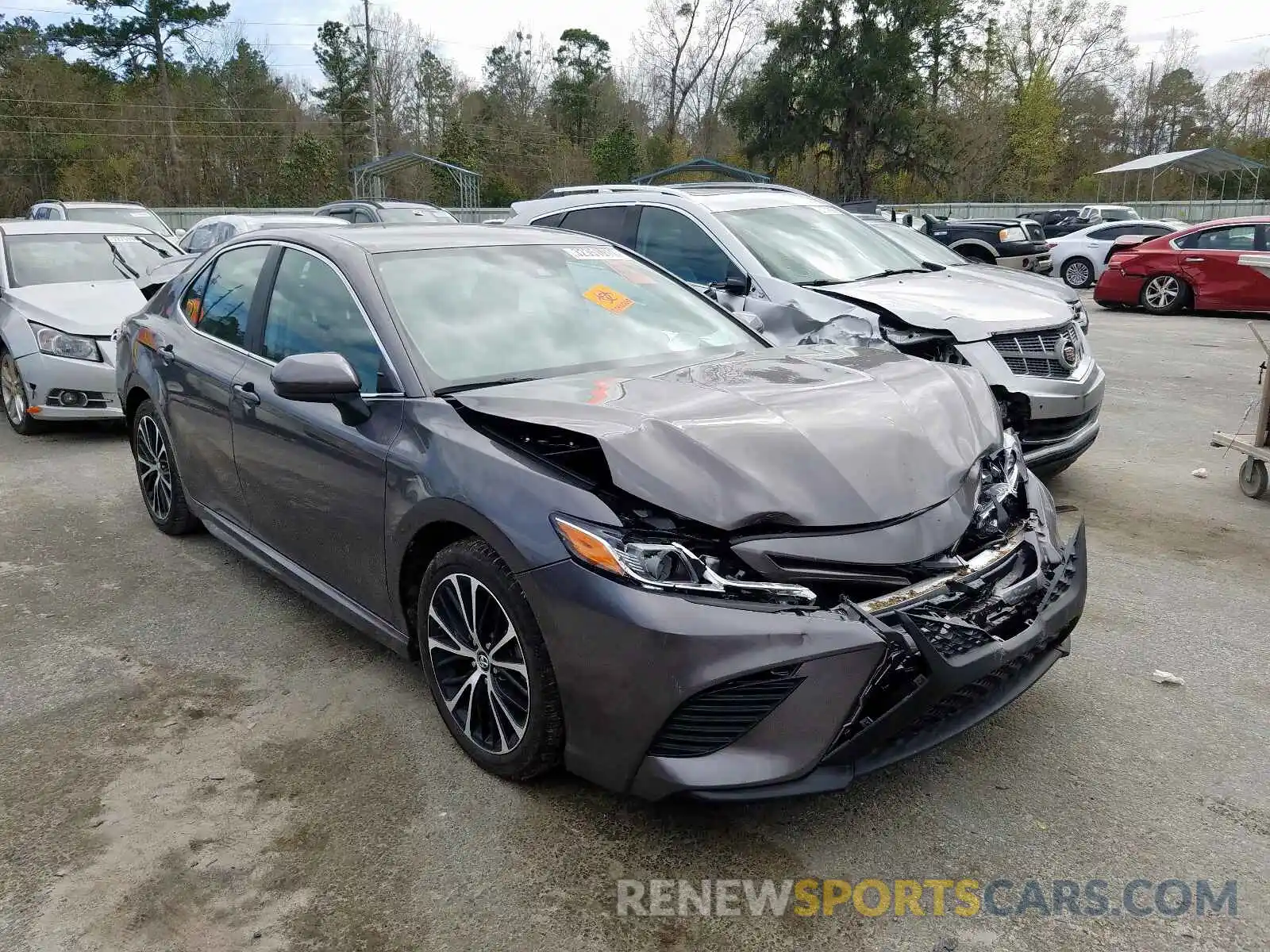 1 Photograph of a damaged car 4T1B11HK0KU780915 TOYOTA CAMRY 2019