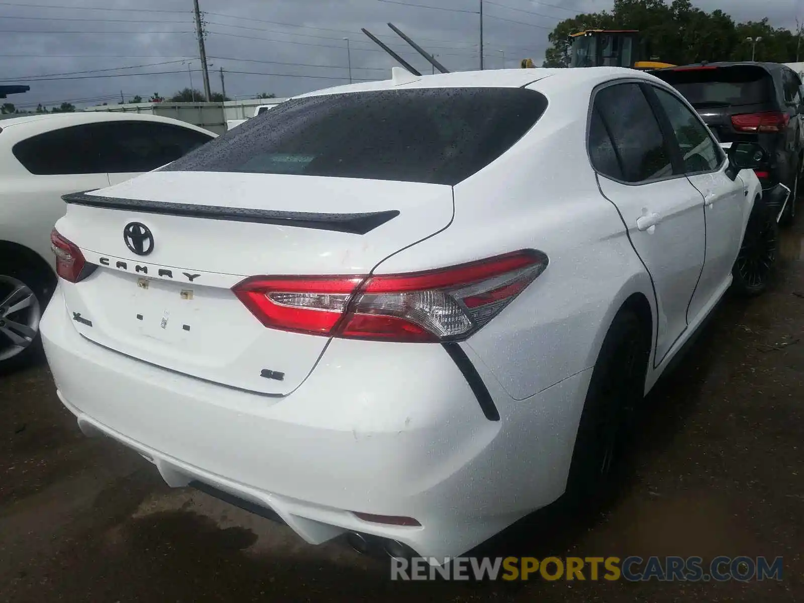 4 Photograph of a damaged car 4T1B11HK0KU780963 TOYOTA CAMRY 2019