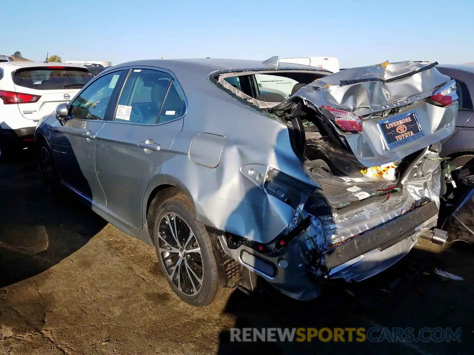 3 Photograph of a damaged car 4T1B11HK0KU783359 TOYOTA CAMRY 2019