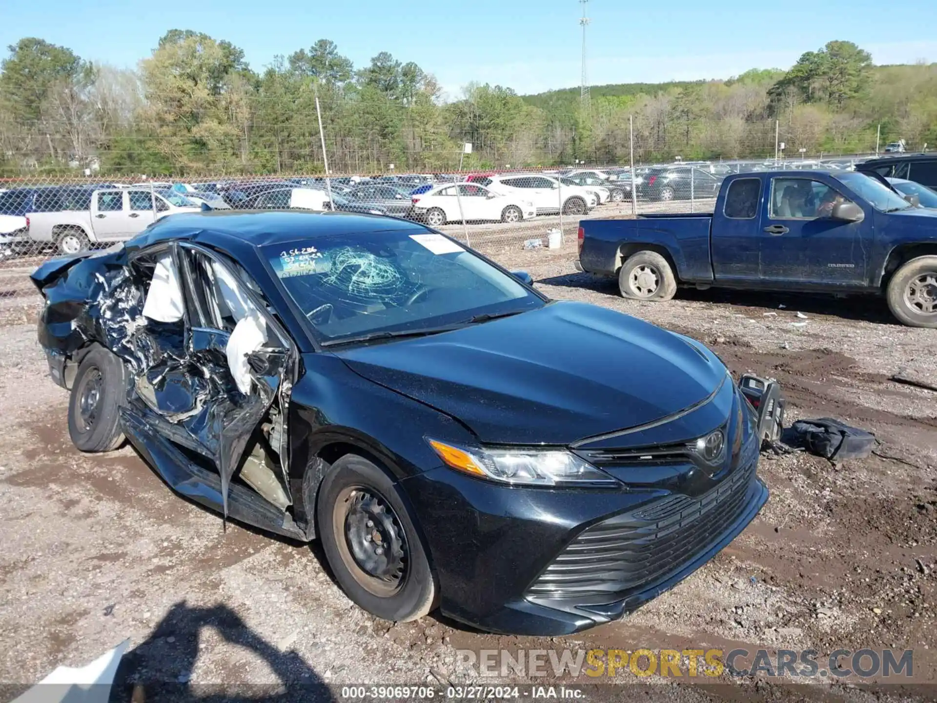 1 Photograph of a damaged car 4T1B11HK0KU785614 TOYOTA CAMRY 2019