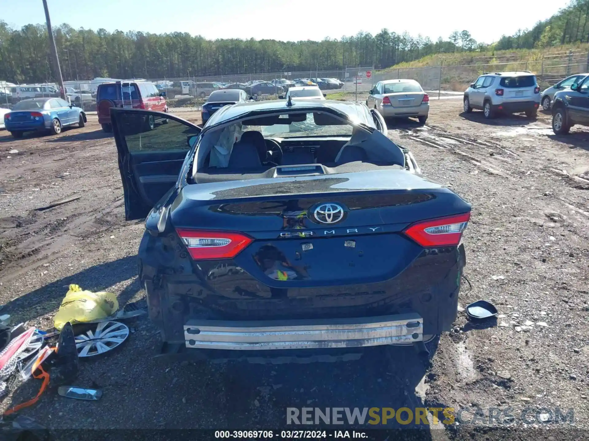 16 Photograph of a damaged car 4T1B11HK0KU785614 TOYOTA CAMRY 2019