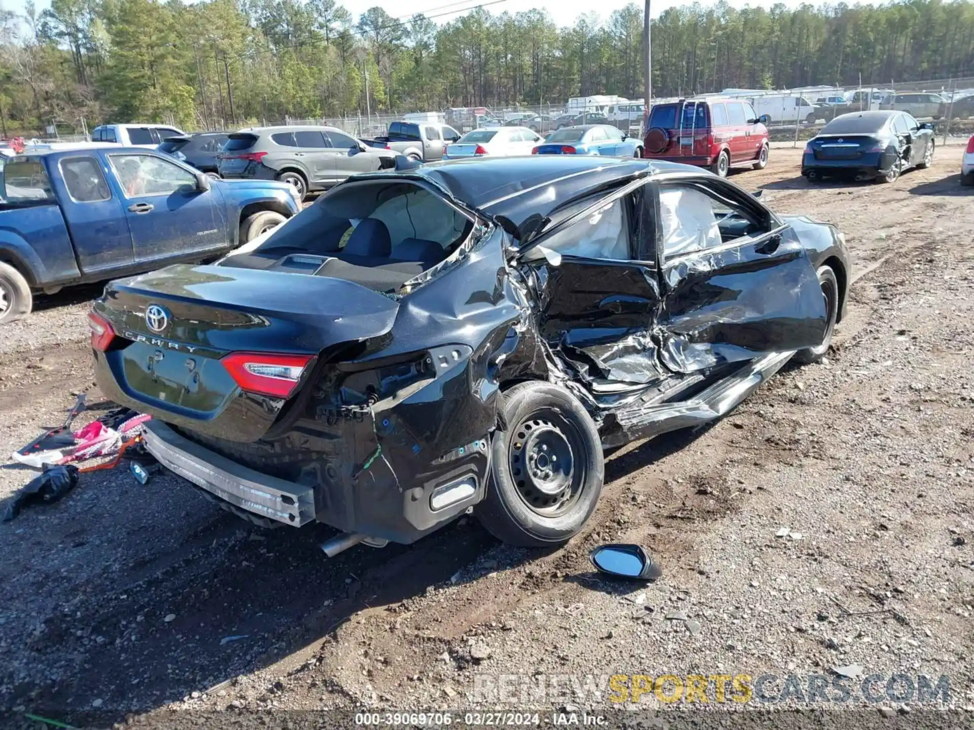 4 Photograph of a damaged car 4T1B11HK0KU785614 TOYOTA CAMRY 2019