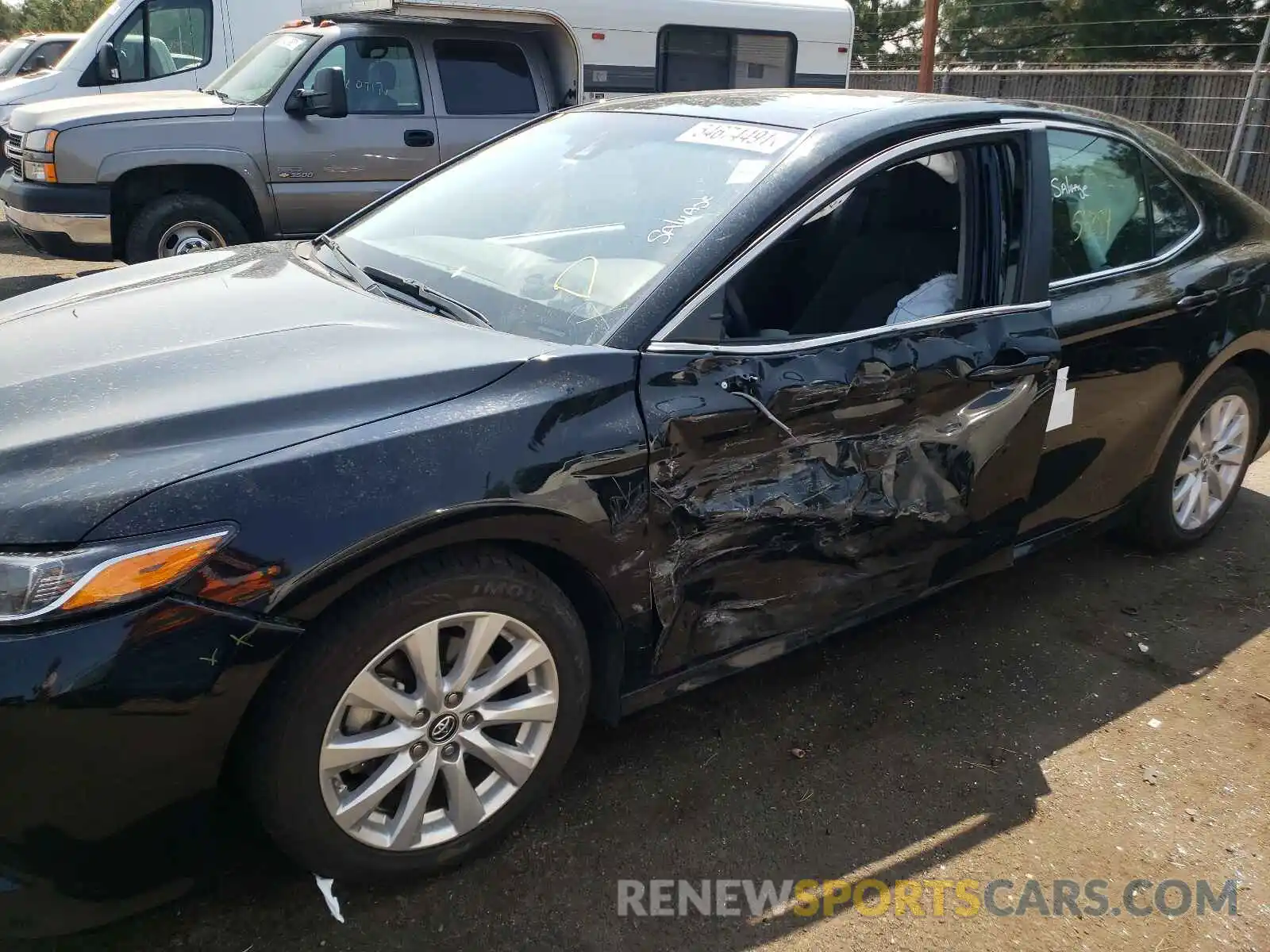 9 Photograph of a damaged car 4T1B11HK0KU786102 TOYOTA CAMRY 2019