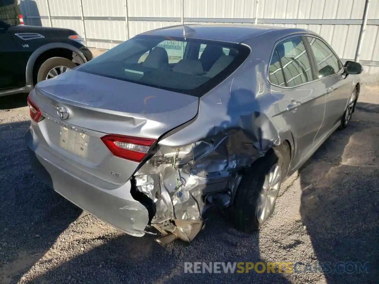 4 Photograph of a damaged car 4T1B11HK0KU788612 TOYOTA CAMRY 2019