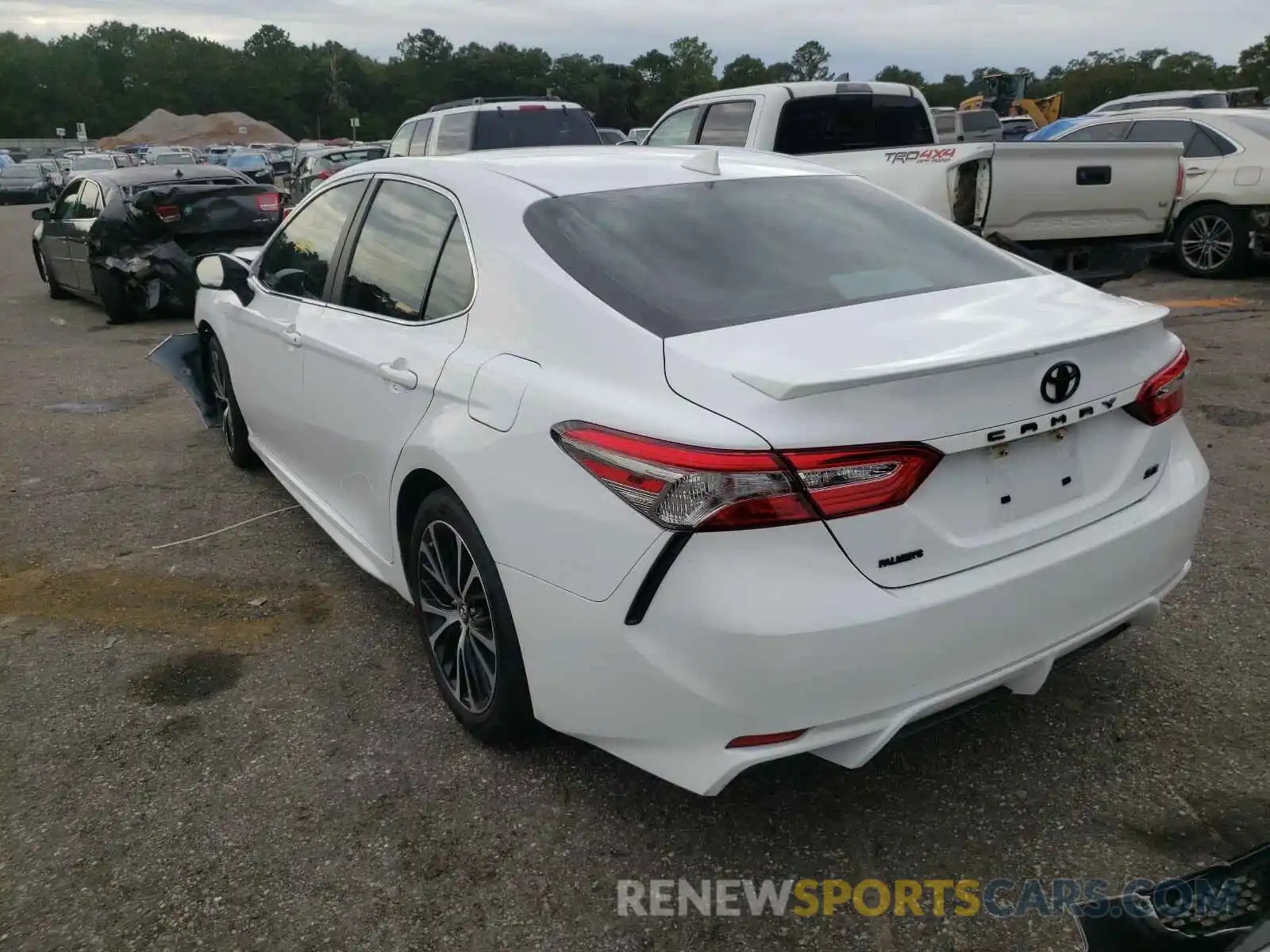 3 Photograph of a damaged car 4T1B11HK0KU789730 TOYOTA CAMRY 2019