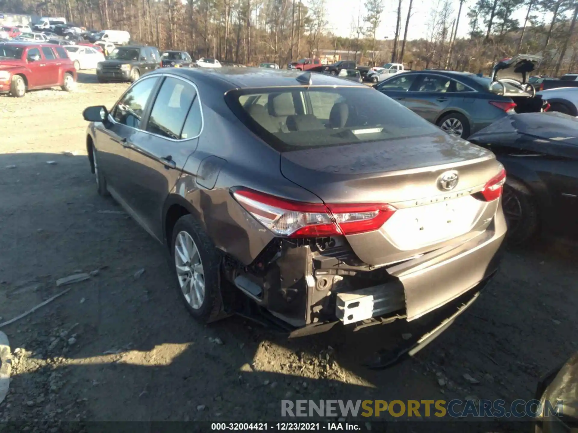 3 Photograph of a damaged car 4T1B11HK0KU790716 TOYOTA CAMRY 2019