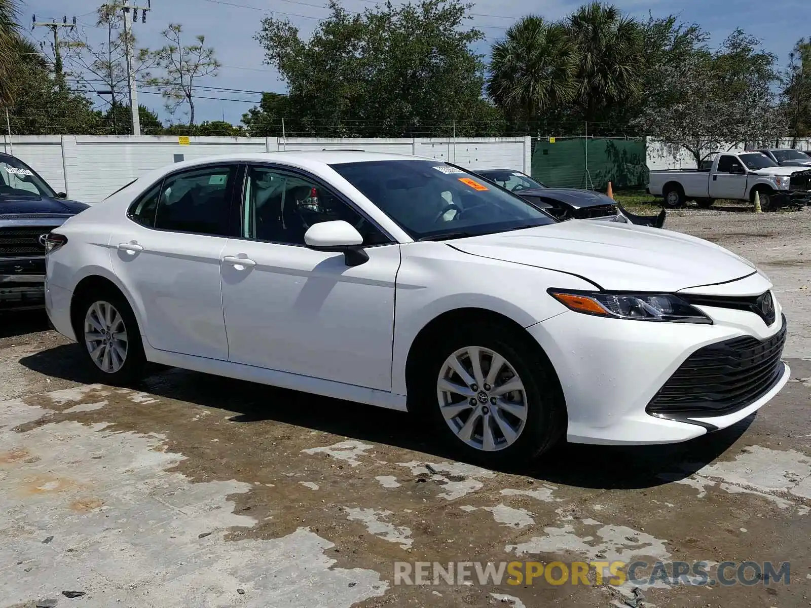 1 Photograph of a damaged car 4T1B11HK0KU792790 TOYOTA CAMRY 2019