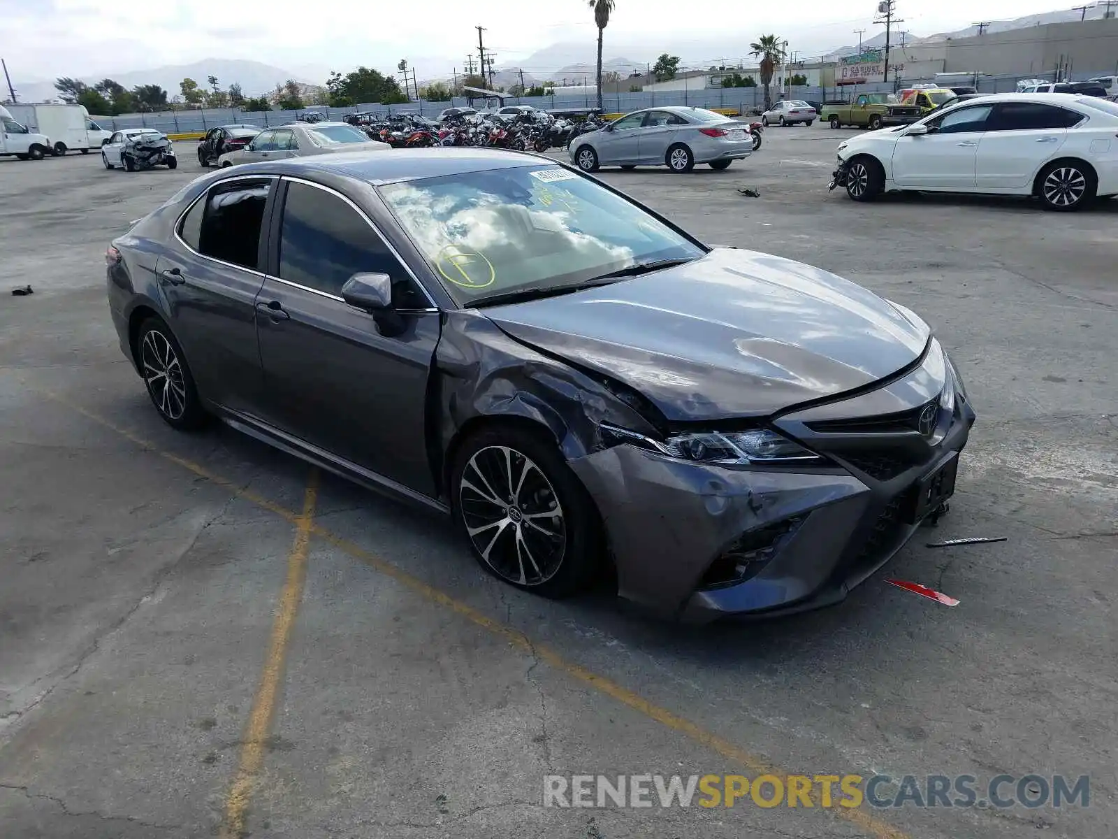 1 Photograph of a damaged car 4T1B11HK0KU798072 TOYOTA CAMRY 2019