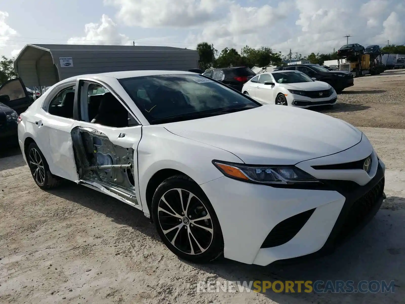 1 Photograph of a damaged car 4T1B11HK0KU798377 TOYOTA CAMRY 2019