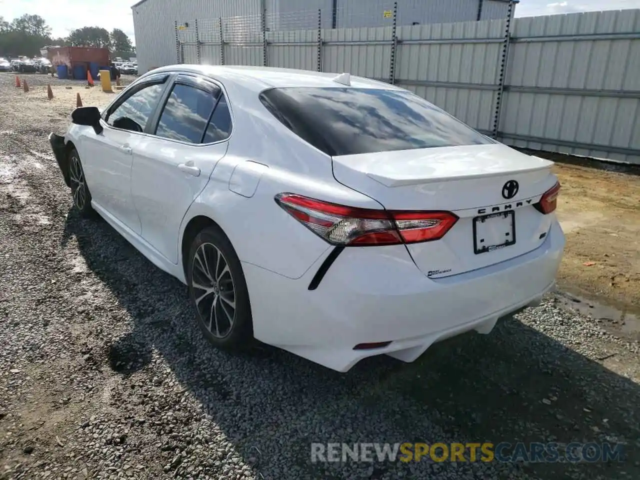 3 Photograph of a damaged car 4T1B11HK0KU800533 TOYOTA CAMRY 2019