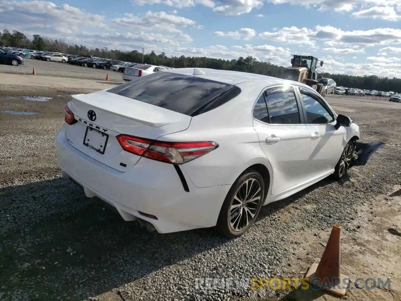 4 Photograph of a damaged car 4T1B11HK0KU800533 TOYOTA CAMRY 2019