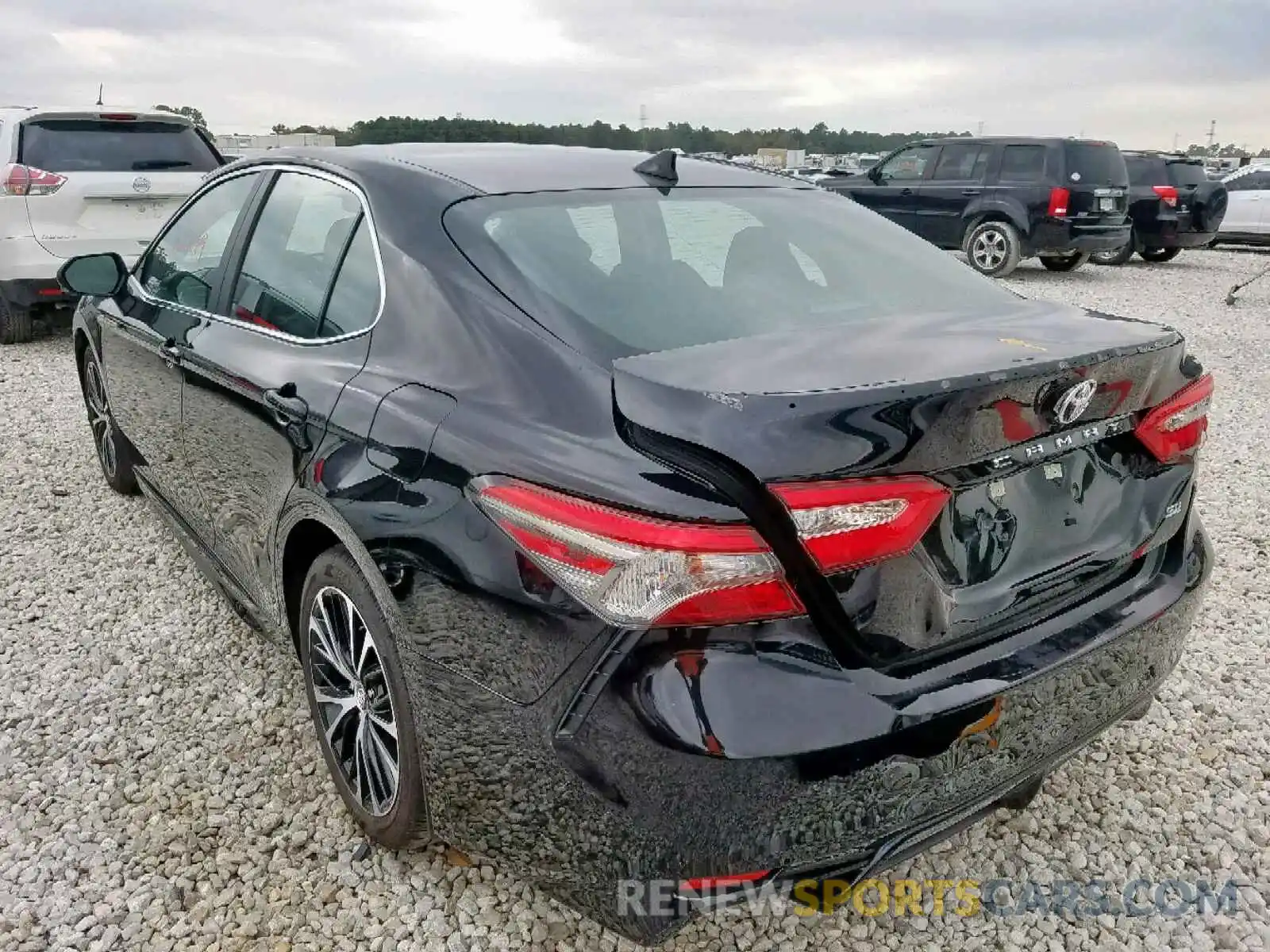 3 Photograph of a damaged car 4T1B11HK0KU801097 TOYOTA CAMRY 2019