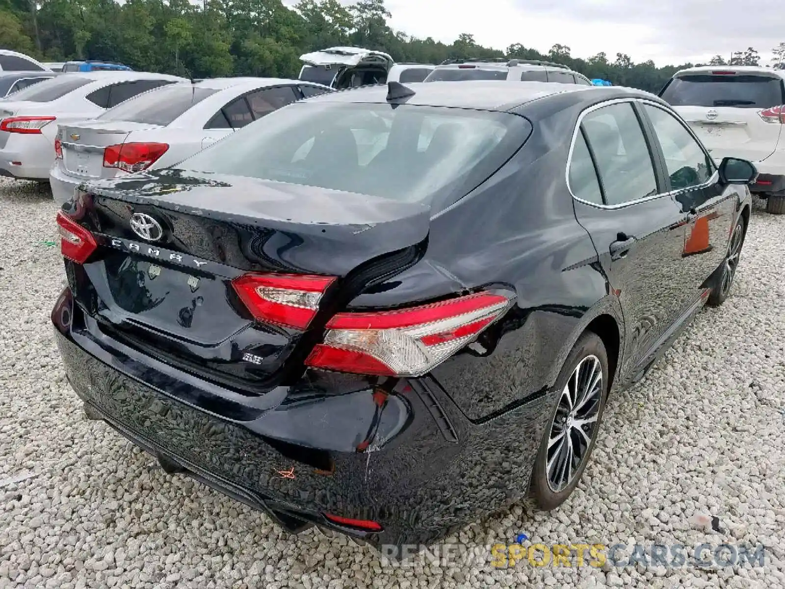 4 Photograph of a damaged car 4T1B11HK0KU801097 TOYOTA CAMRY 2019