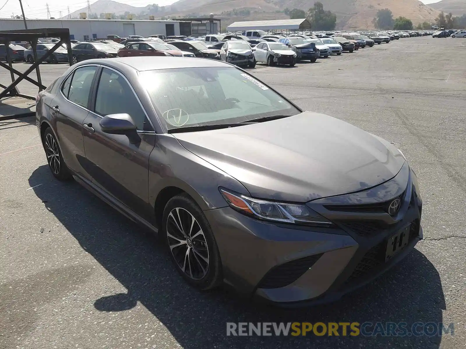 1 Photograph of a damaged car 4T1B11HK0KU801679 TOYOTA CAMRY 2019