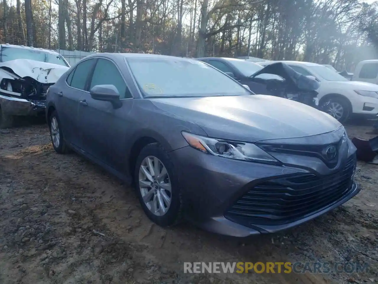 1 Photograph of a damaged car 4T1B11HK0KU802847 TOYOTA CAMRY 2019