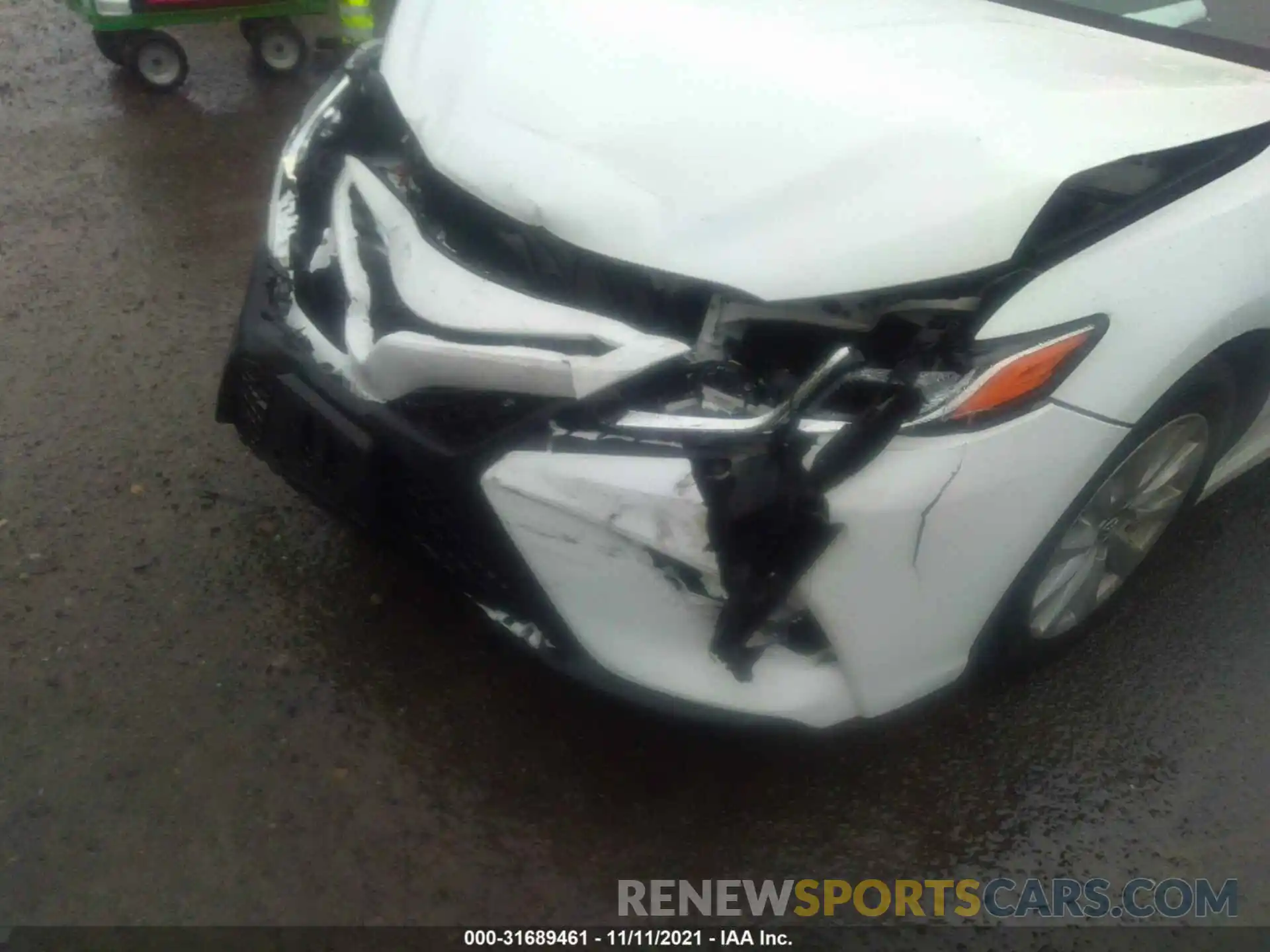 6 Photograph of a damaged car 4T1B11HK0KU803304 TOYOTA CAMRY 2019