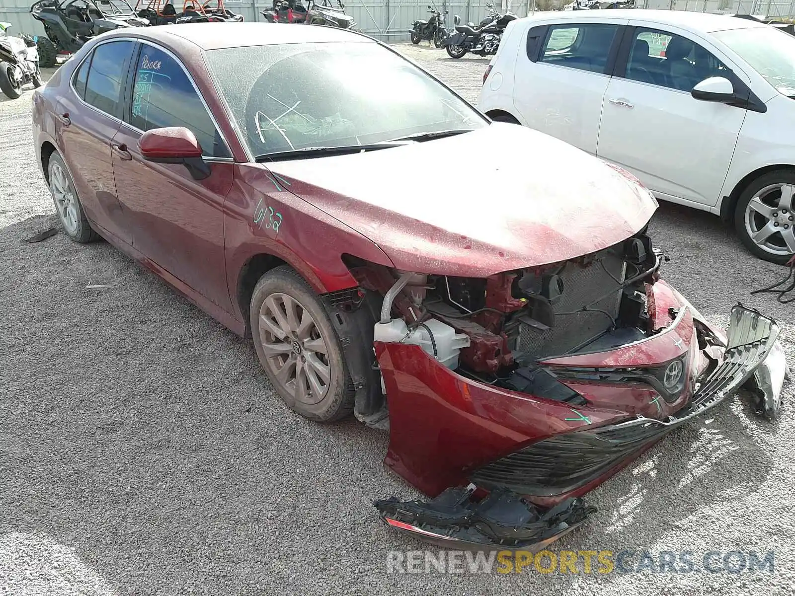 1 Photograph of a damaged car 4T1B11HK0KU804291 TOYOTA CAMRY 2019