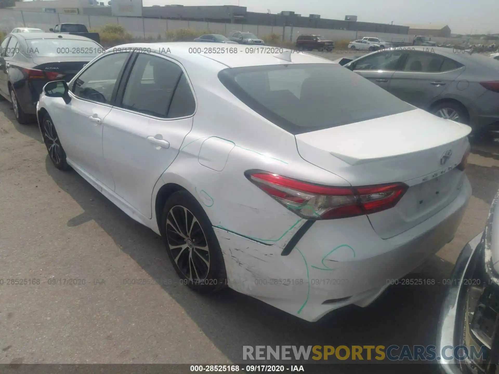 3 Photograph of a damaged car 4T1B11HK0KU804372 TOYOTA CAMRY 2019