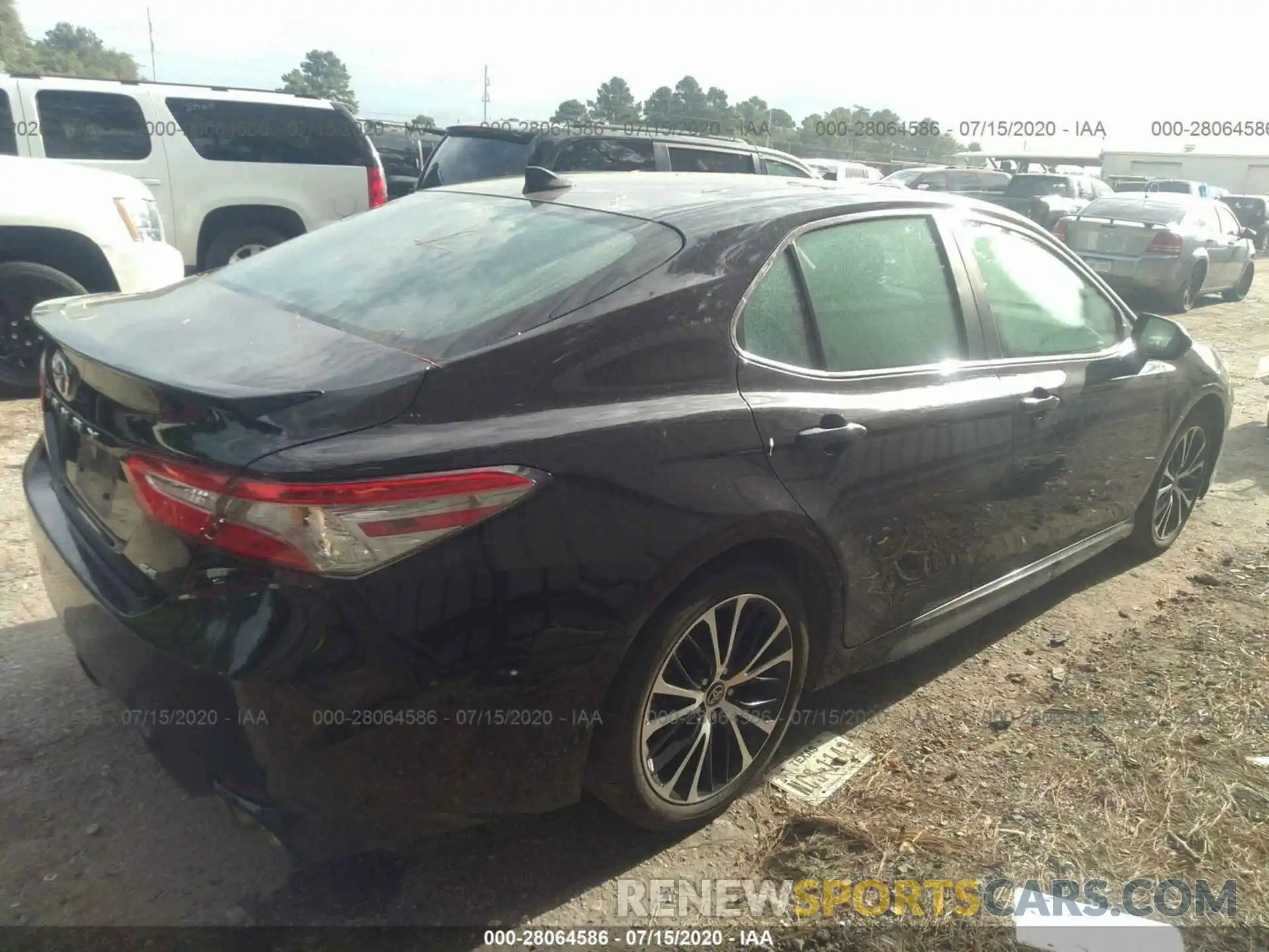 4 Photograph of a damaged car 4T1B11HK0KU804405 TOYOTA CAMRY 2019